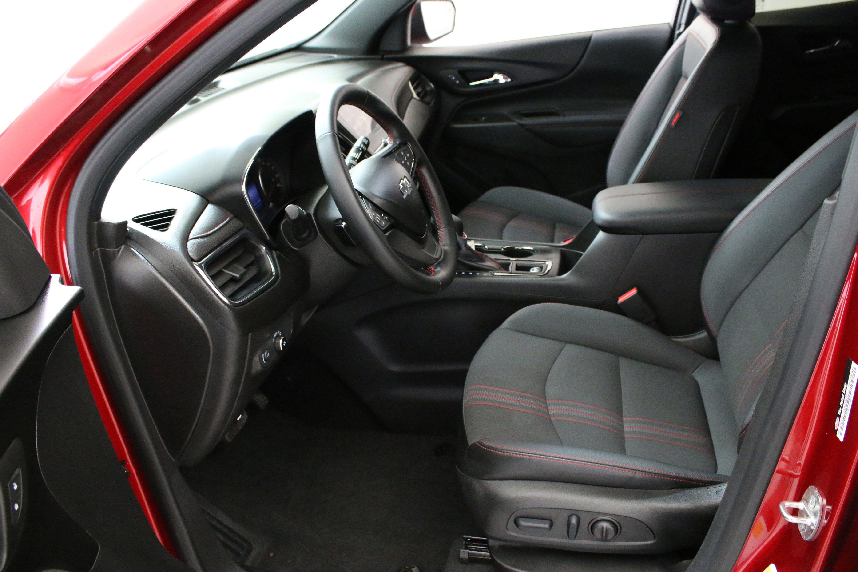 Used 2023 Chevrolet Equinox RS AWD/4WD image 23