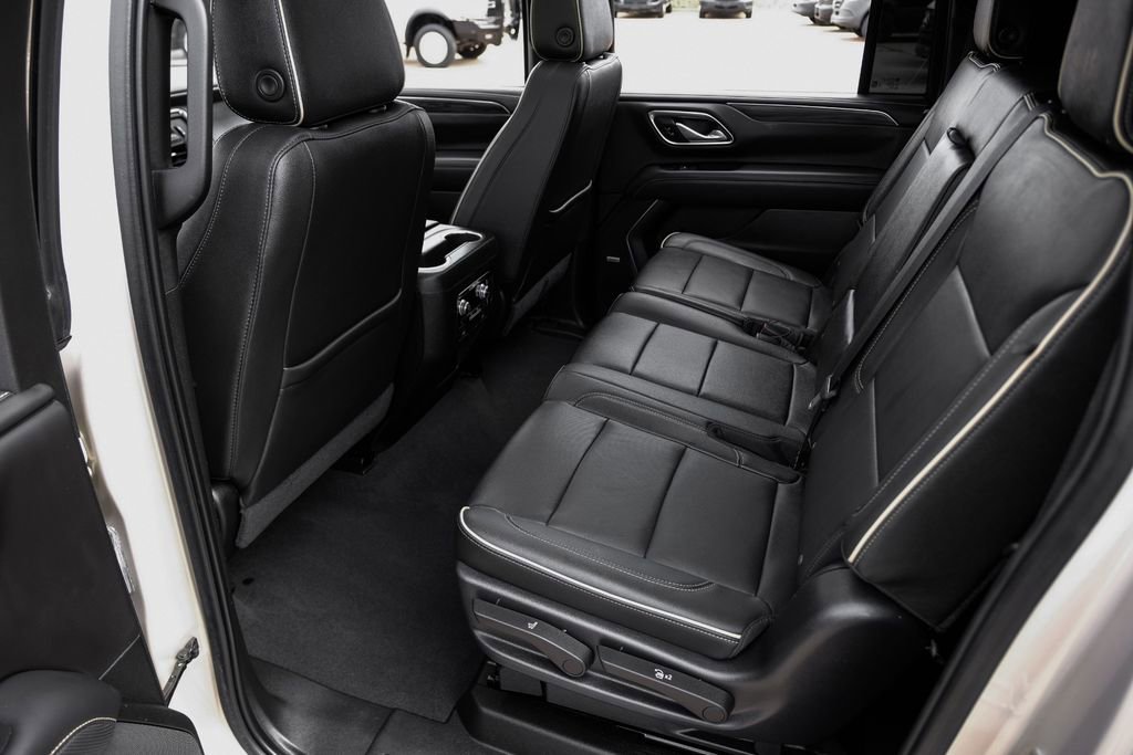 Used 2021 GMC Yukon XL SLT w/ SLT Premium Package image 37