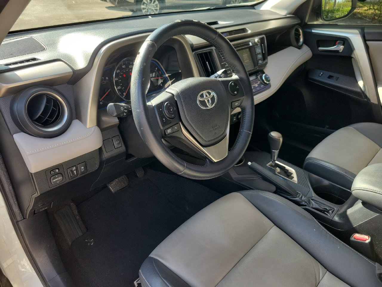 Used 2014 Toyota RAV4 Limited FWD image 15
