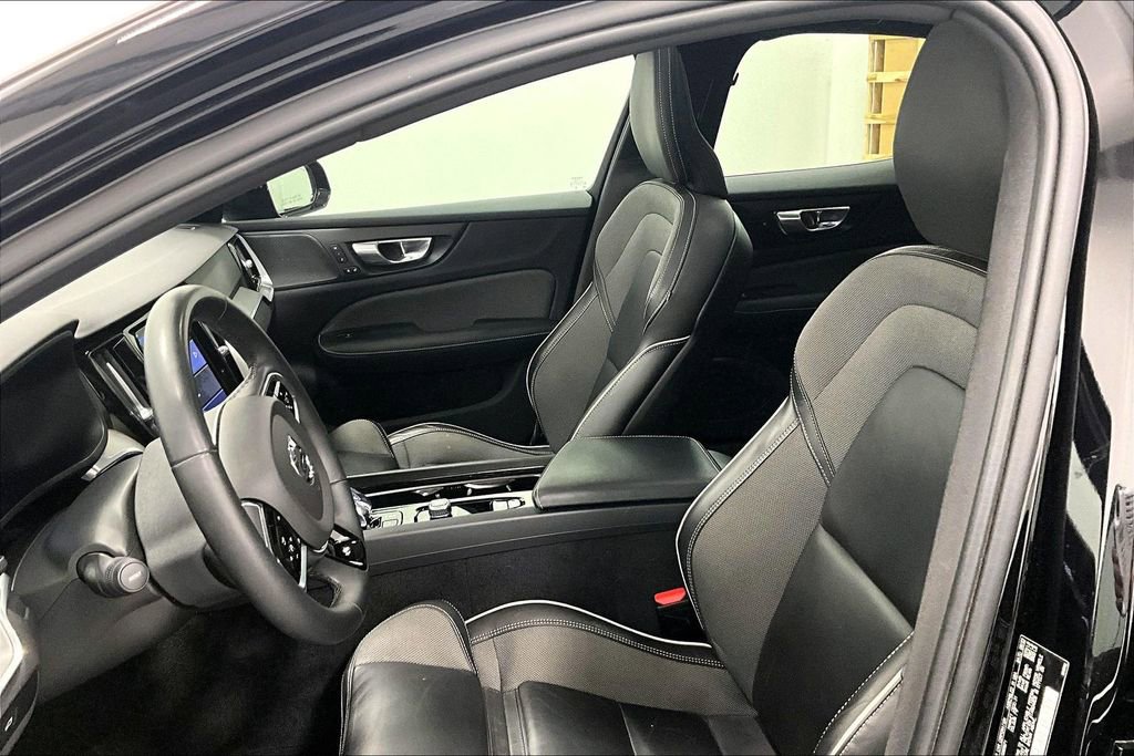 Used 2024 Volvo S60 B5 Plus w/ Protection Package Premier image 33