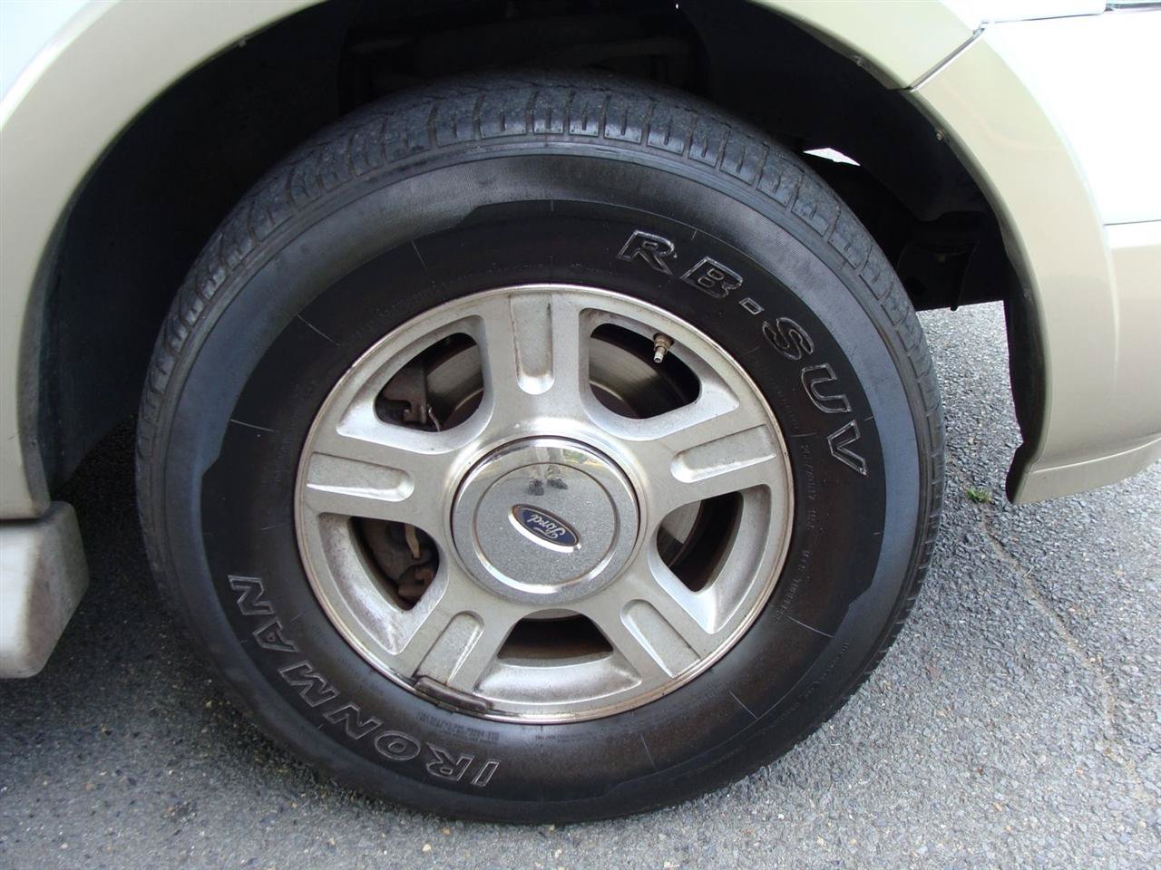 Used 2006 Ford Expedition Eddie Bauer AWD/4WD image 8