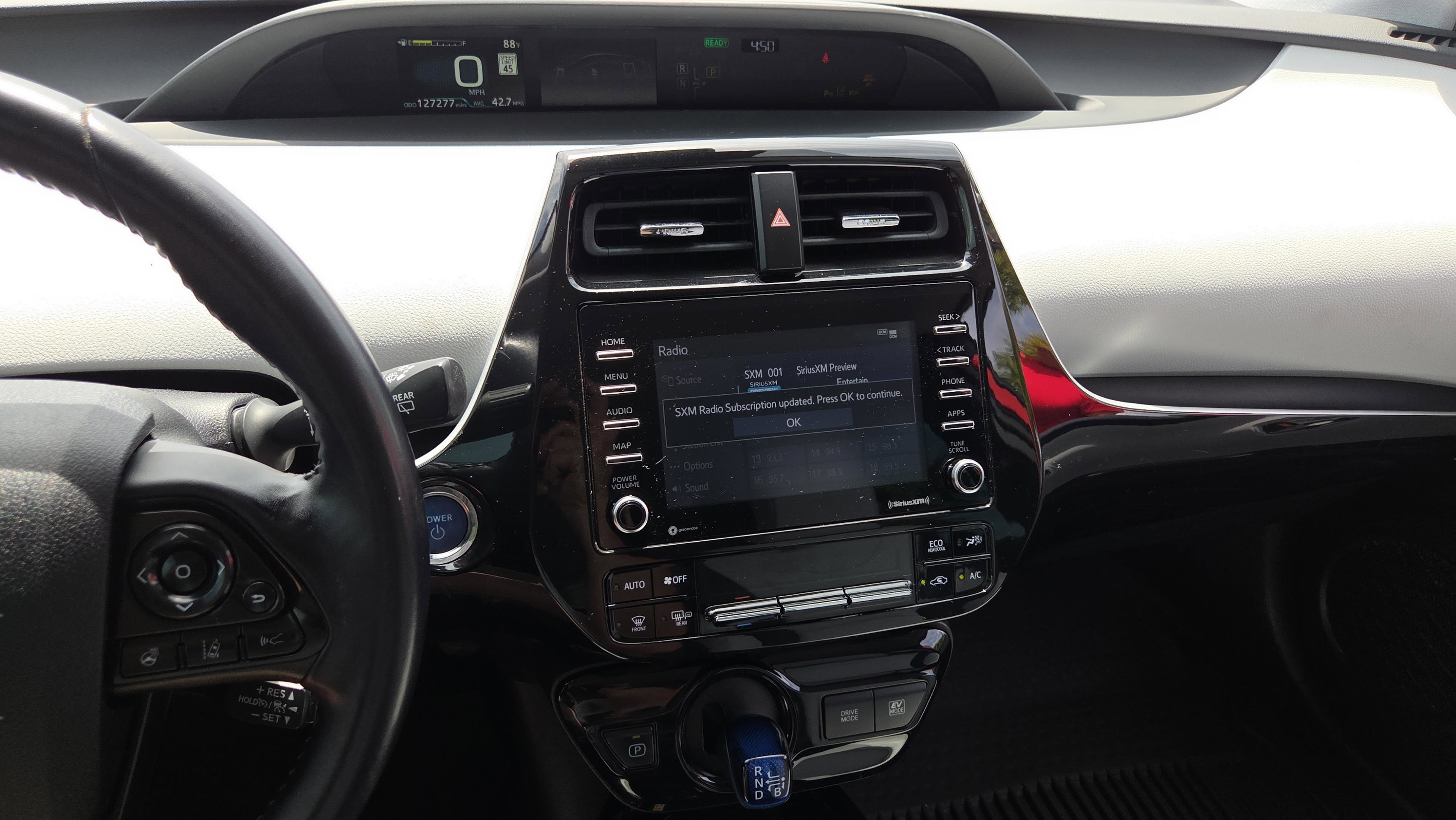 Used 2022 Toyota Prius XLE FWD image 18