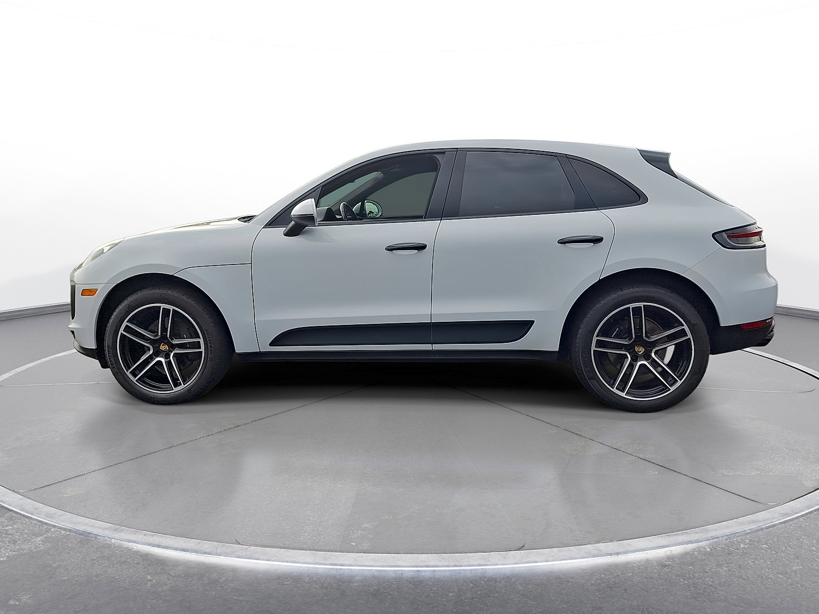 Used 2019 Porsche Macan AWD/4WD image 5