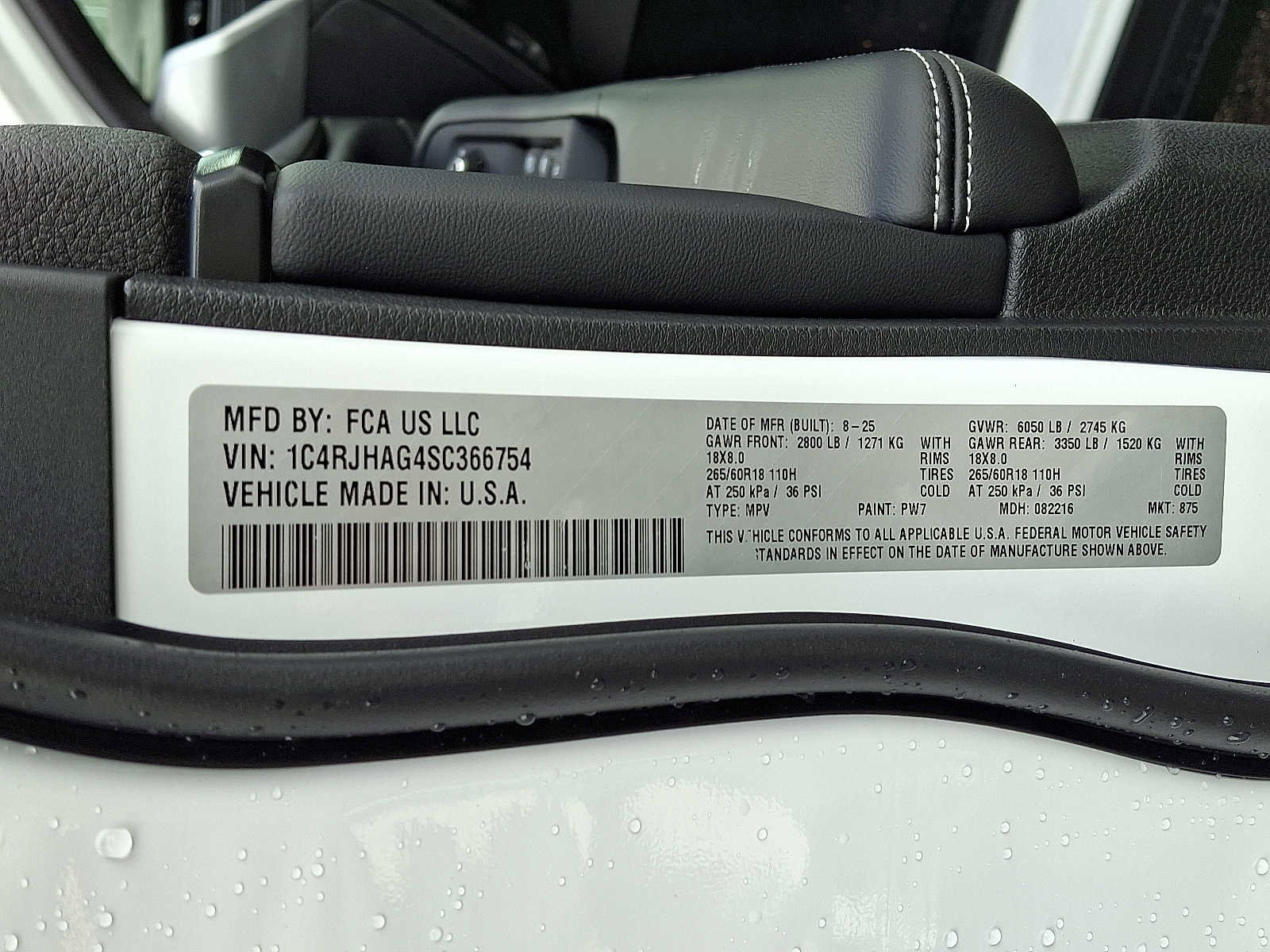 New 2025 Jeep Grand Cherokee Altitude image 17