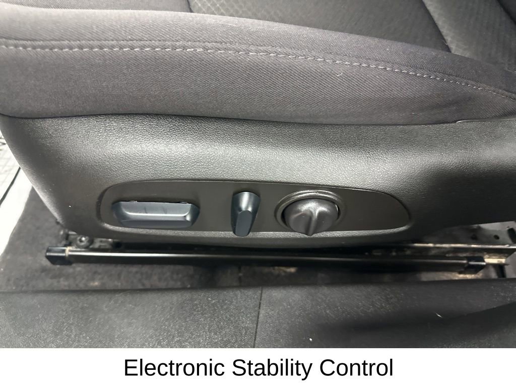 Used 2022 Chevrolet Malibu RS image 34