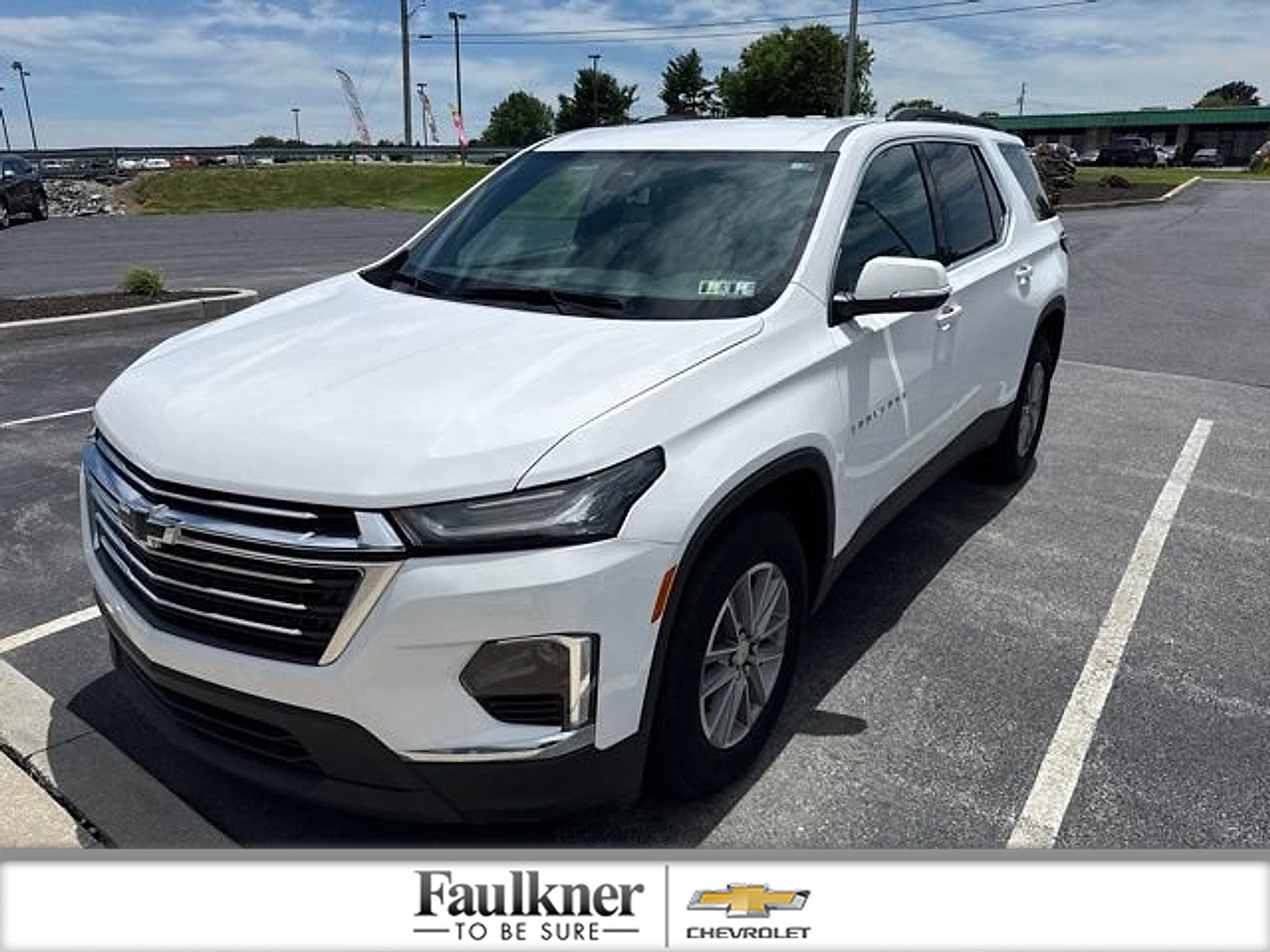 Used 2023 Chevrolet Traverse LT w/ LPO, Floor Liner Package AWD/4WD image 1