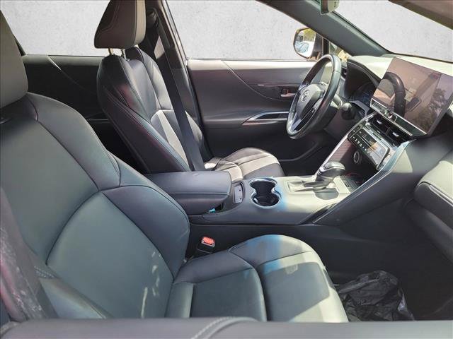 Used 2023 Toyota Venza XLE AWD/4WD image 12