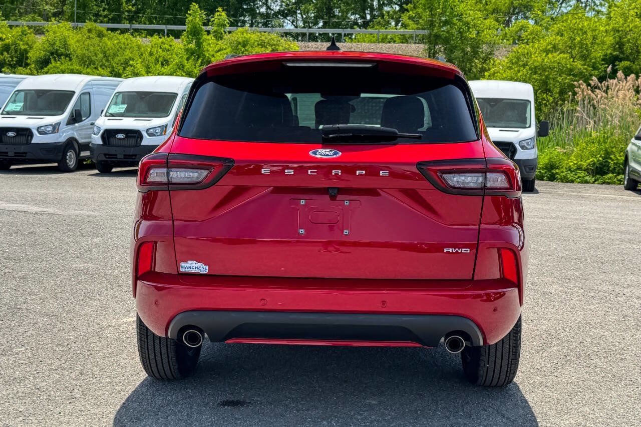 Used 2023 Ford Escape ST-Line w/ Tech Pack #1 AWD/4WD image 4