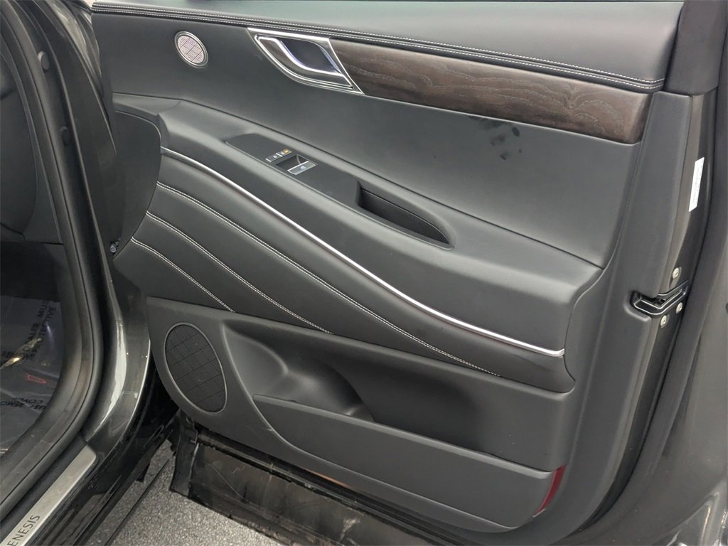 Used 2025 Genesis GV80 2.5T Select image 13