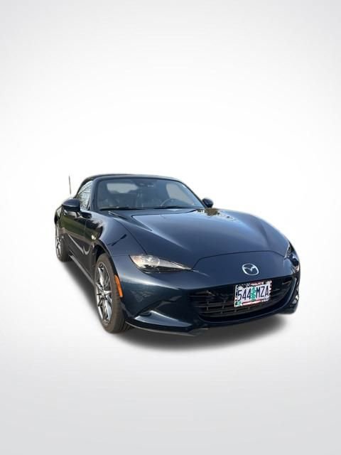 Used 2021 MAZDA MX-5 Miata Grand Touring image 3