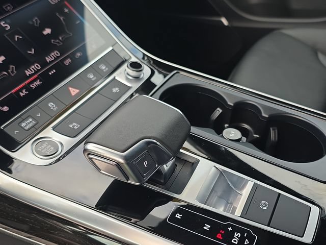 Used 2025 Audi Q7 2.0T Premium w/ Convenience Plus Package AWD/4WD image 20