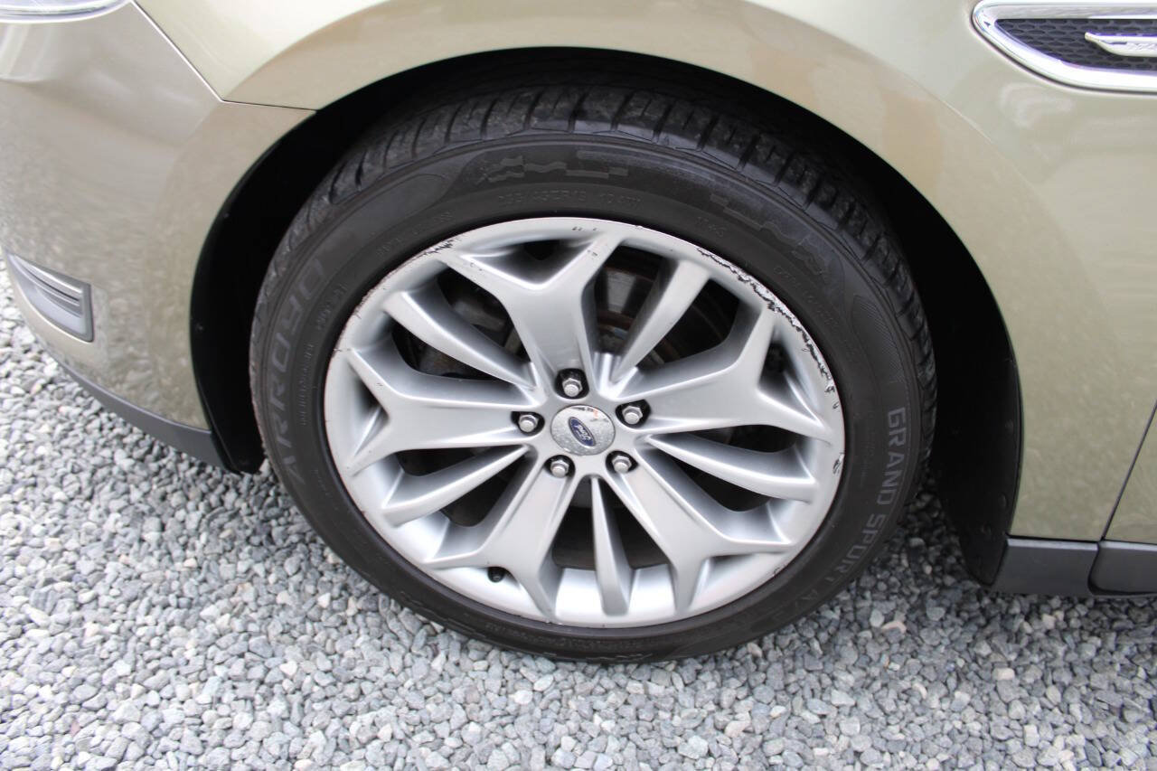 Used 2013 Ford Taurus Limited FWD image 26