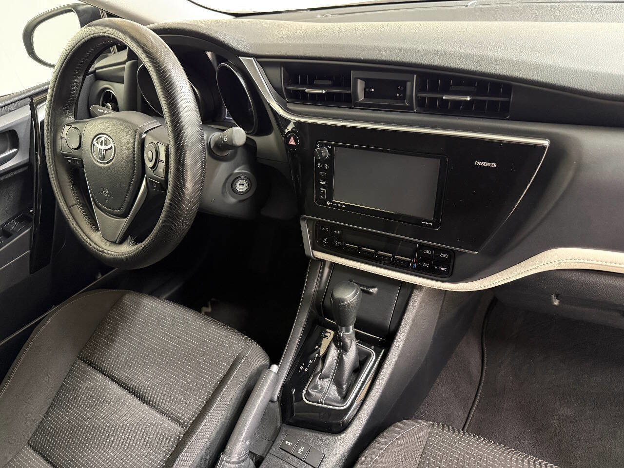 Used 2017 Toyota Corolla iM FWD image 34