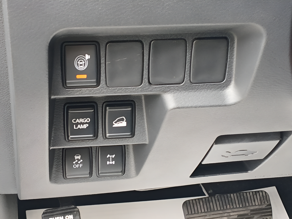 Used 2025 Nissan Frontier PRO-4X AWD/4WD image 17