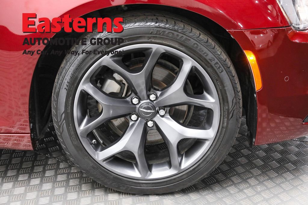Used 2023 Chrysler 300 S image 32