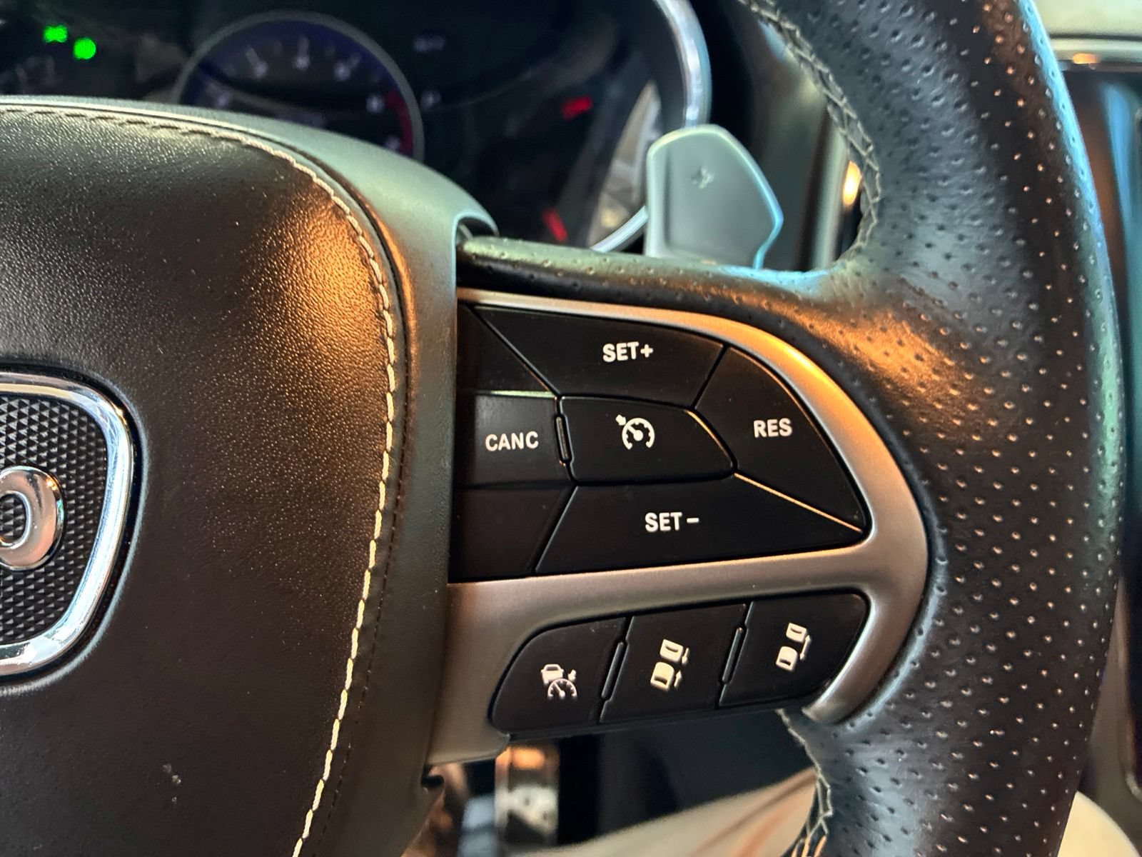 Used 2017 Jeep Grand Cherokee SRT AWD/4WD image 19
