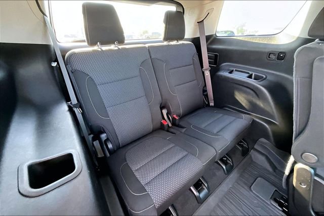 Used 2023 GMC Acadia SLE w/ Driver Convenience Package FWD image 29