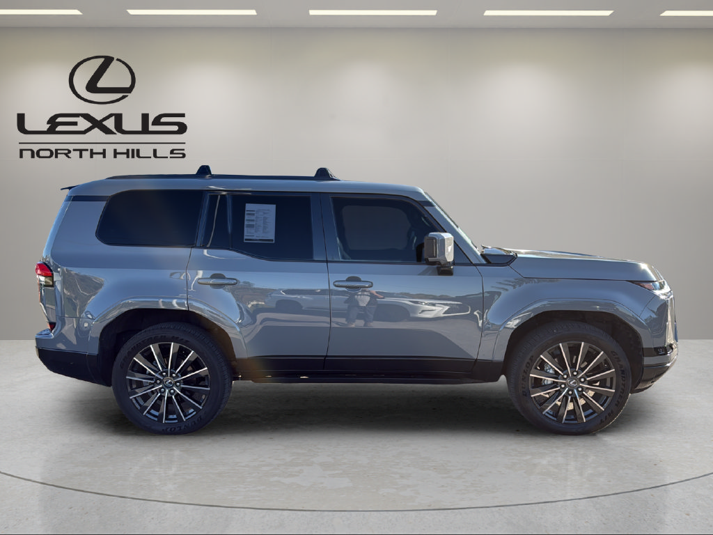 Used 2025 Lexus GX 550 w/ Accessory Package (2T) AWD/4WD image 5