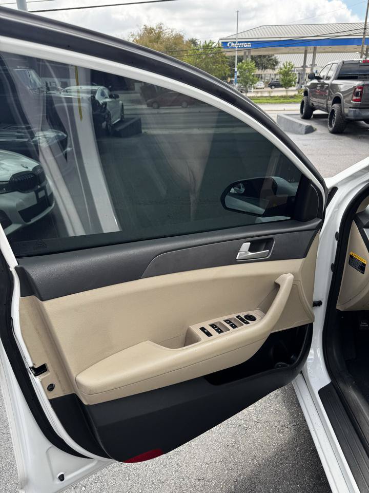 Used 2015 Hyundai Sonata SE FWD image 10