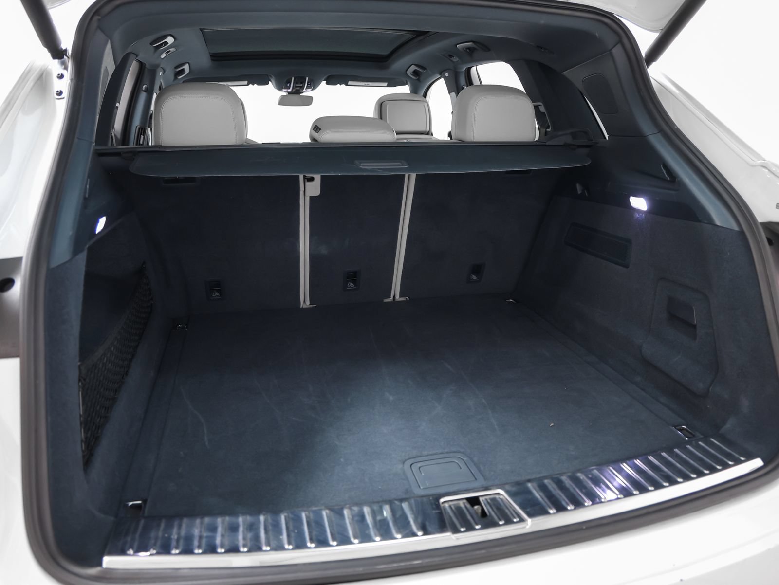 Used 2023 Porsche Cayenne AWD/4WD image 16