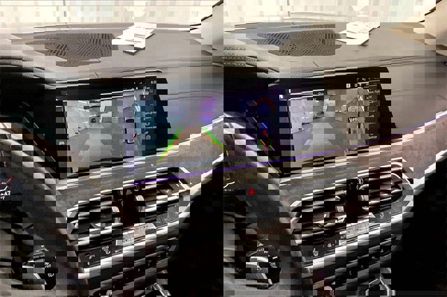 Used 2021 BMW X7 xDrive40i w/ Executive Package image 28