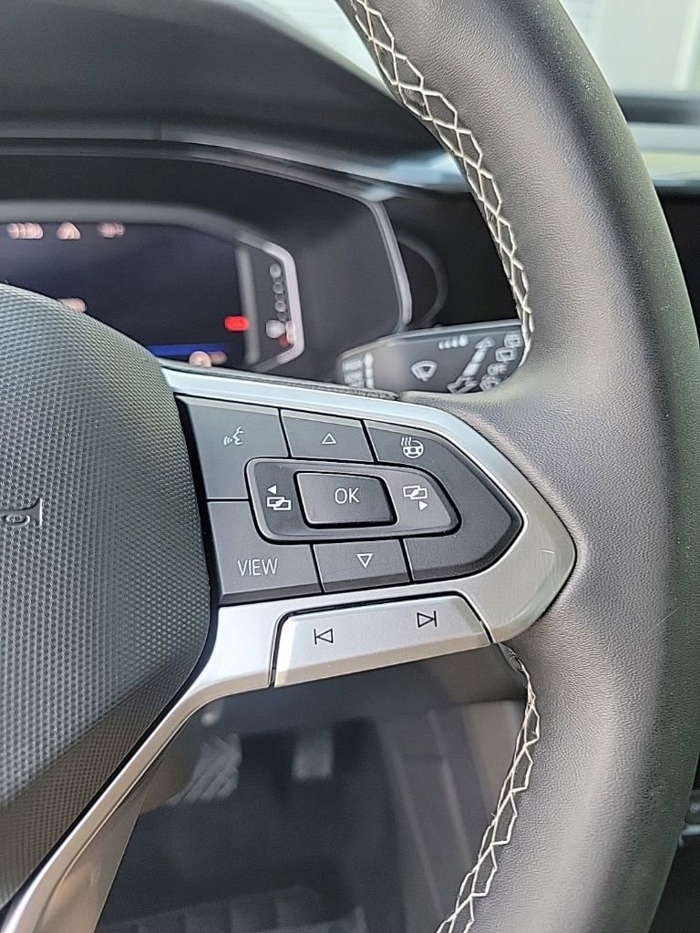 Used 2022 Volkswagen Taos SEL w/ Panoramic Sunroof Package image 28