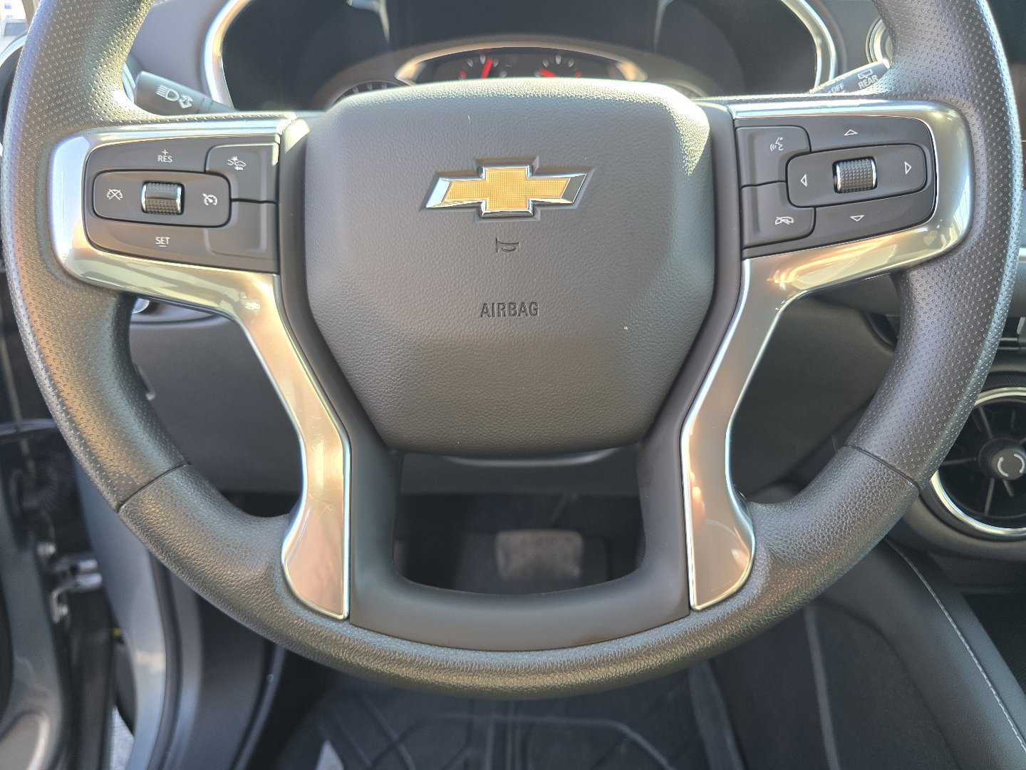 Used 2023 Chevrolet Blazer LT w/ Midnight/Sport Edition FWD image 31