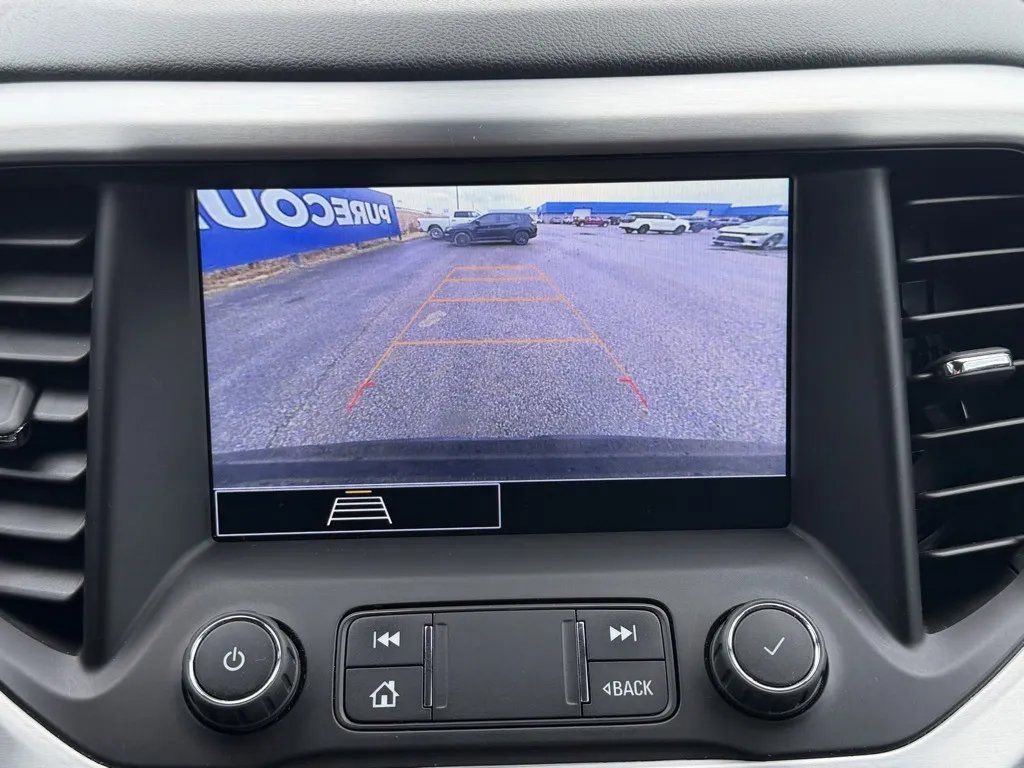 Used 2021 GMC Acadia SLE w/ Driver Convenience Package image 9