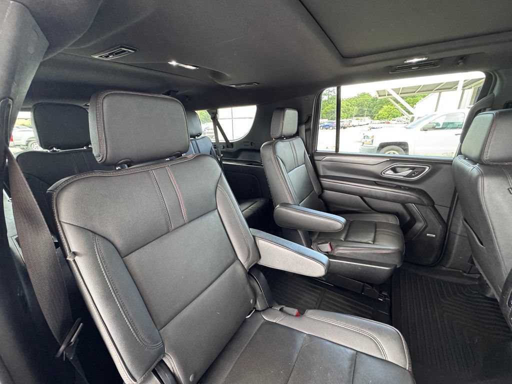 Used 2022 Chevrolet Suburban RST w/ Luxury Package RWD image 27