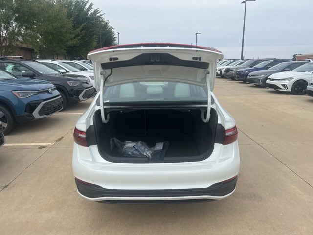 New 2025 Volkswagen Jetta SE image 9