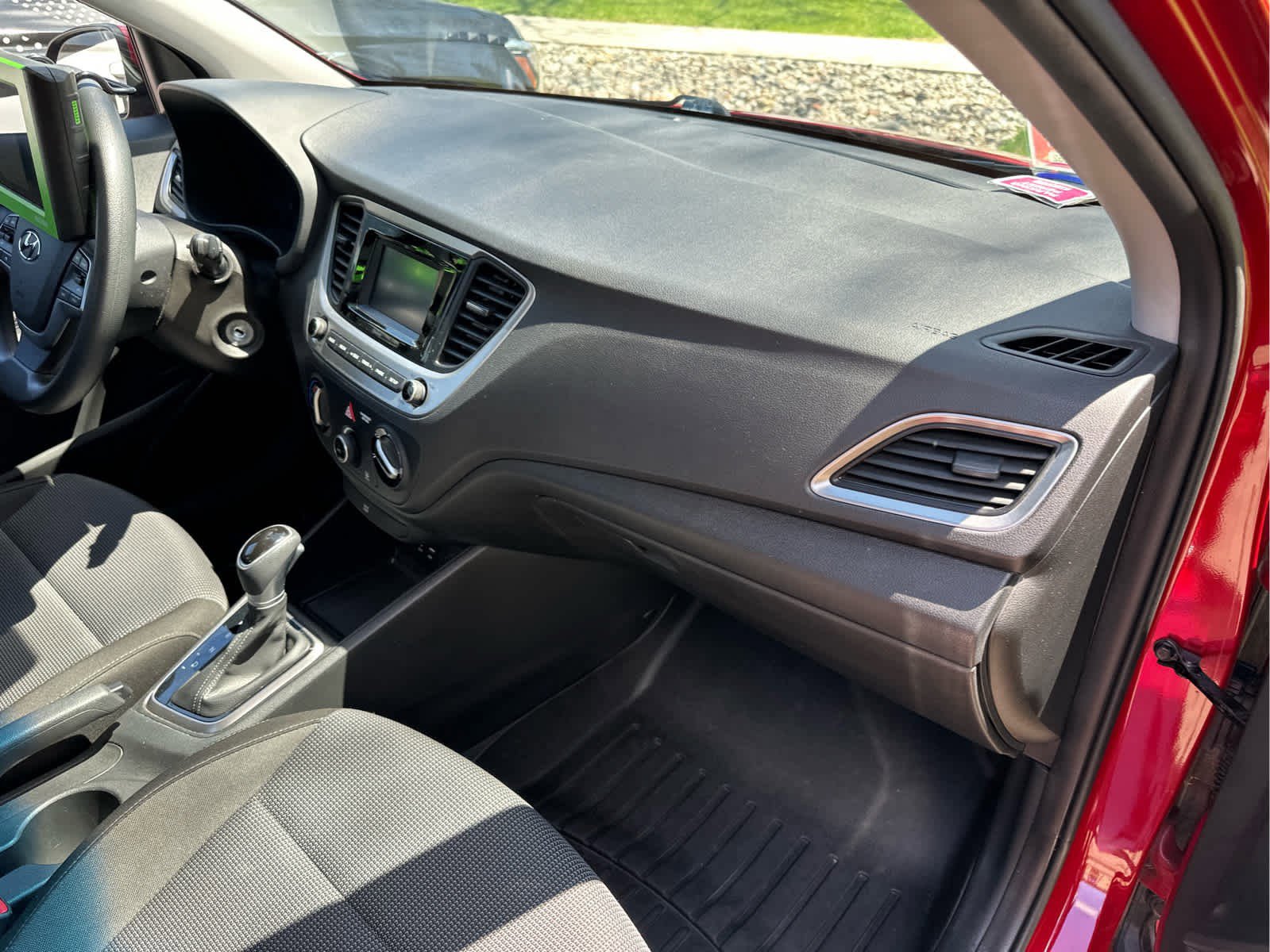 Used 2018 Hyundai Accent SE FWD image 6