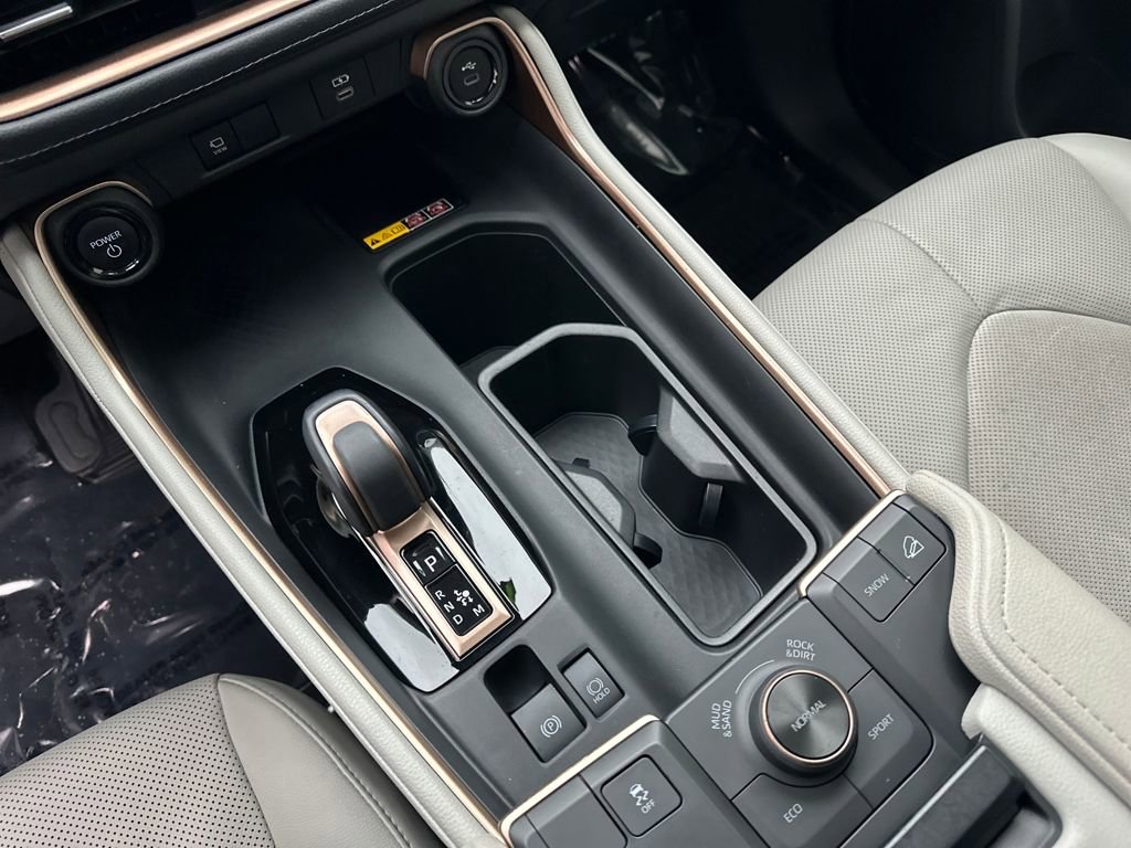 Used 2024 Toyota Grand Highlander AWD Hybrid image 25