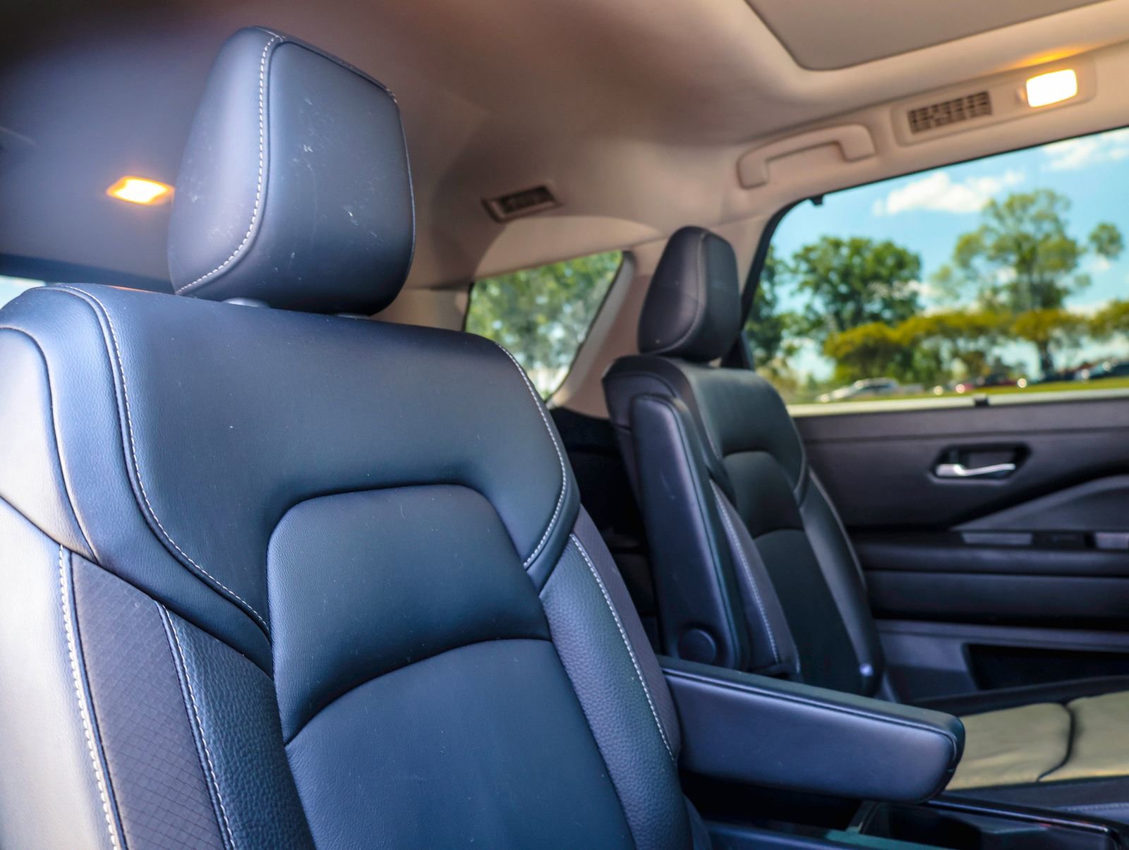 Used 2024 Nissan Pathfinder SL w/ SL Premium Package image 8