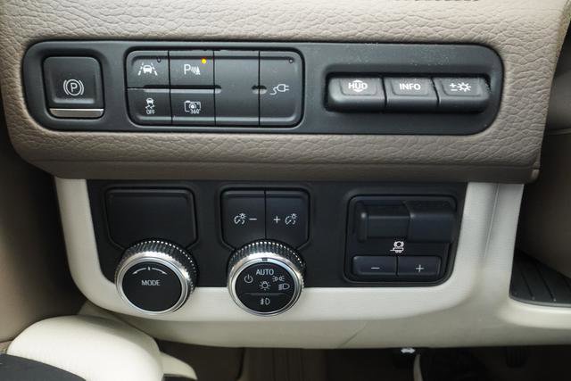 Used 2022 GMC Yukon Denali RWD image 17