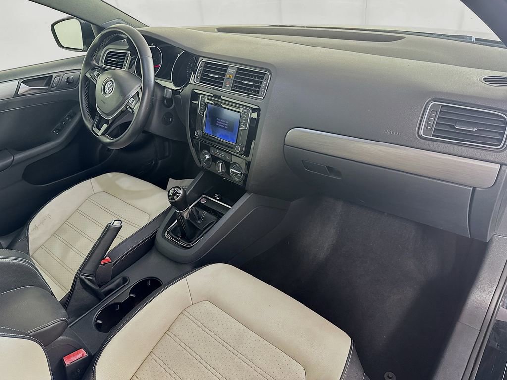 Used 2016 Volkswagen Jetta Sport image 34