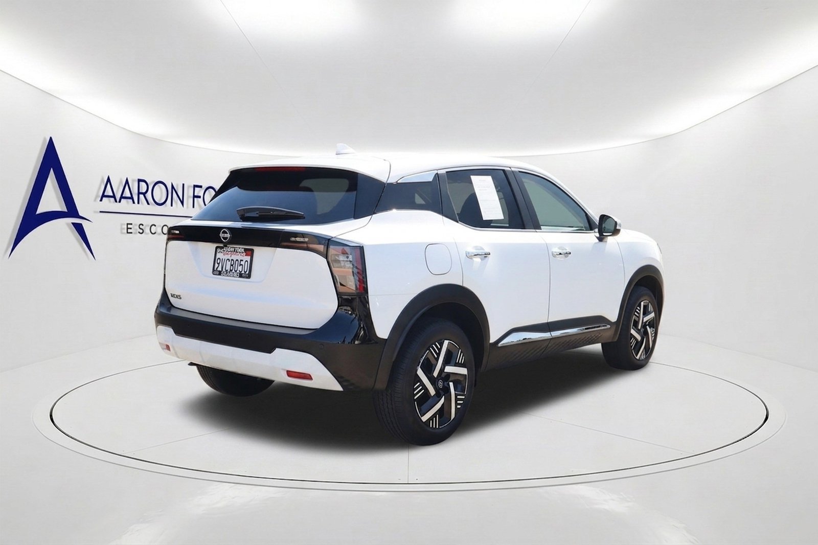 Used 2025 Nissan Kicks SV FWD image 4