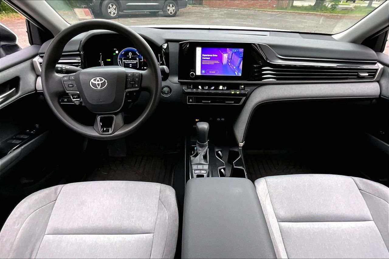 Used 2025 Toyota Camry LE FWD image 7