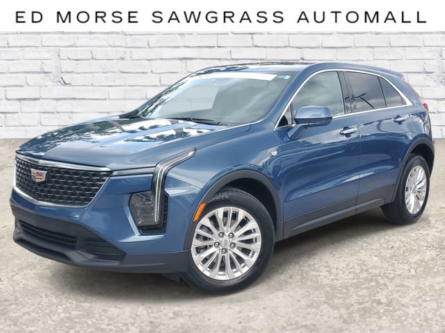 Certified 2024 Cadillac XT4 Luxury FWD image 1