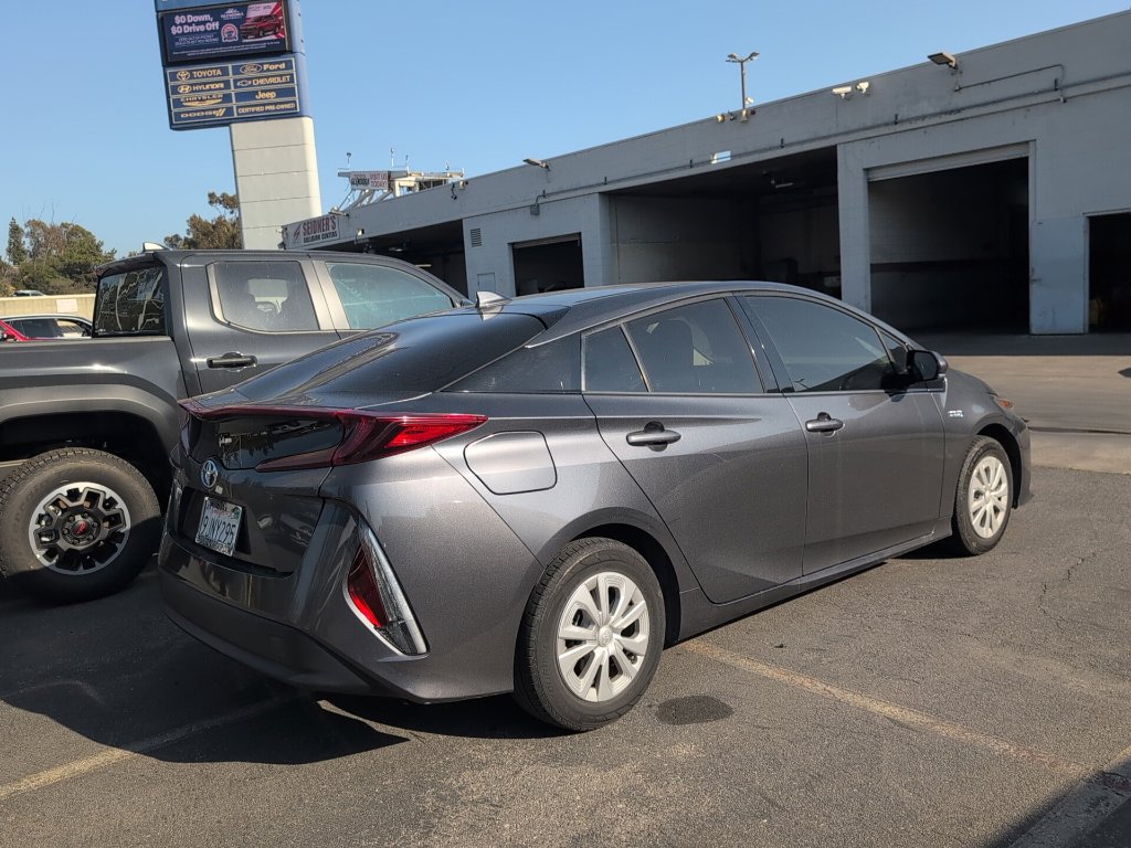 Certified 2019 Toyota Prius Prime Plus w/ Carpet Mat Package FWD image 3