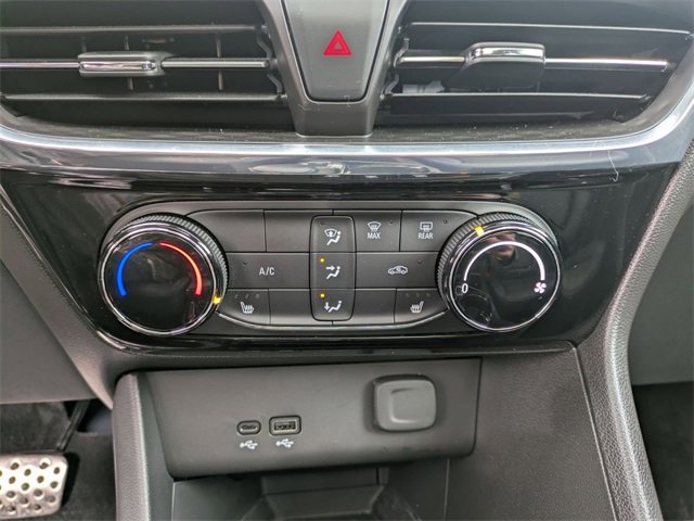 Used 2025 Buick Encore GX Sport Touring w/ Experience Buick Package image 19