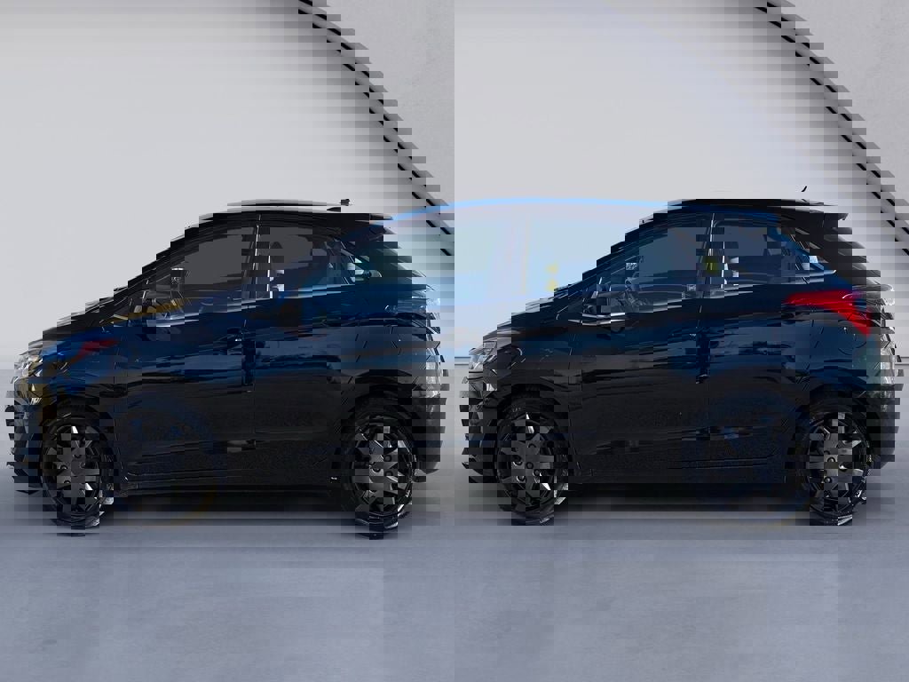 Used 2016 Hyundai Elantra GT image 2