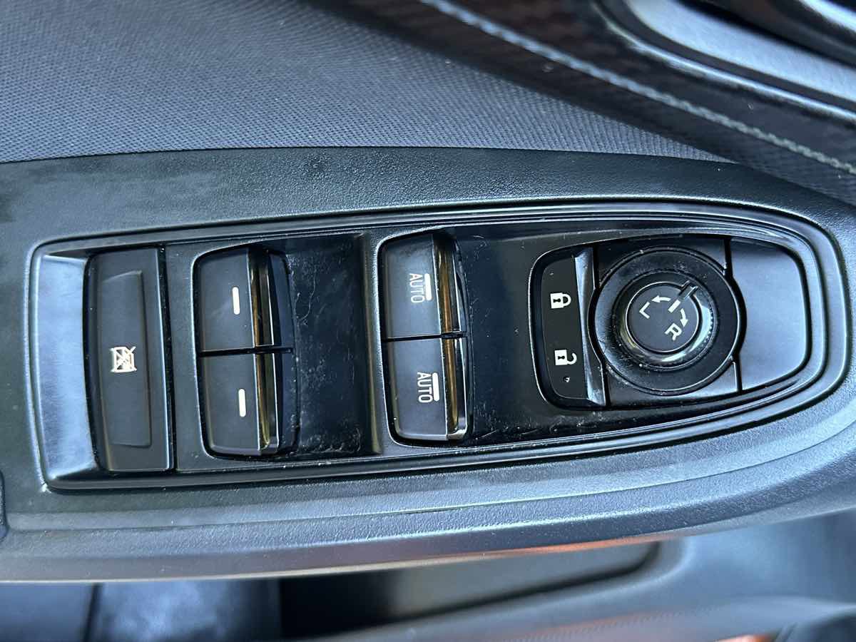 Used 2018 Subaru Crosstrek 2.0i Premium w/ Eyesight System image 24