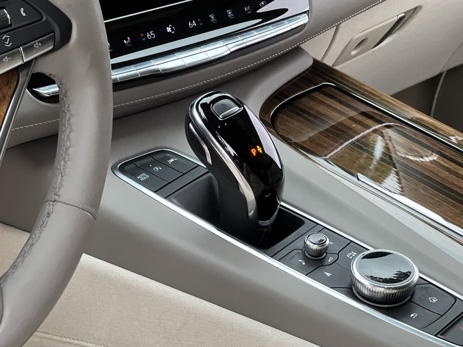 Used 2022 Cadillac Escalade Sport Platinum w/ LPO, ONYX Package image 20