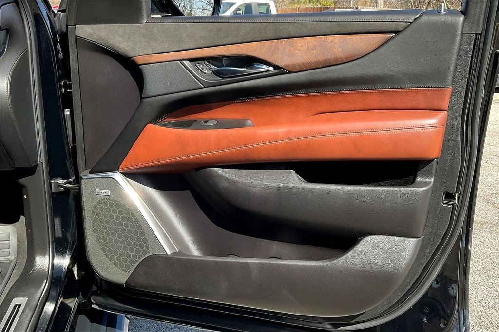 Used 2020 Cadillac Escalade Premium Luxury image 19