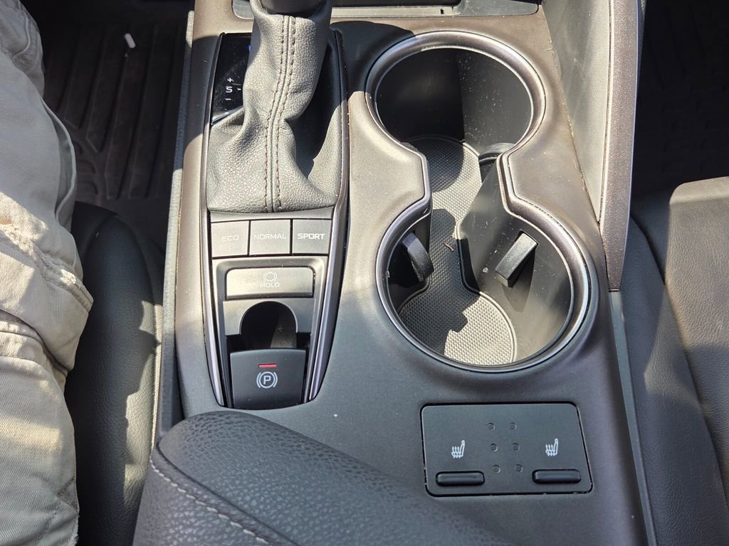 Used 2023 Toyota Camry XSE FWD image 18