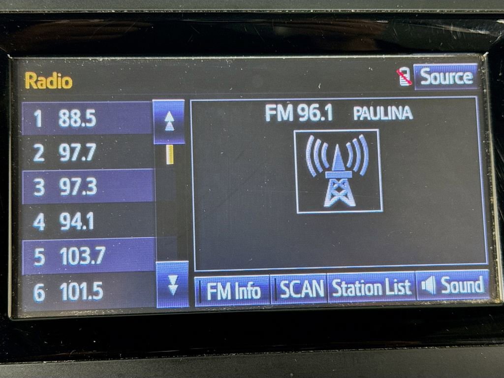 Used 2017 Toyota Highlander LE image 22