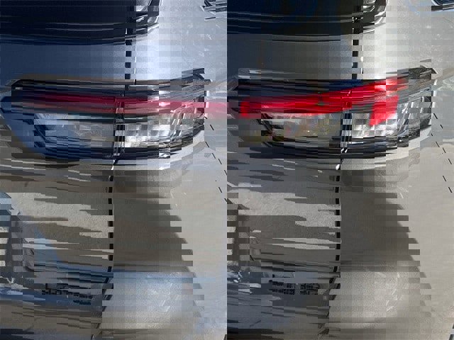 Used 2023 Jeep Grand Cherokee L Limited w/ Black Appearance Package image 7