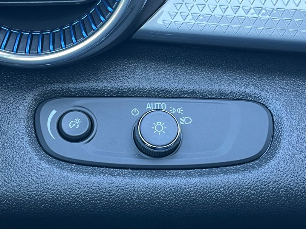 New 2026 Chevrolet Trax LT w/ Driver Confidence Package image 19