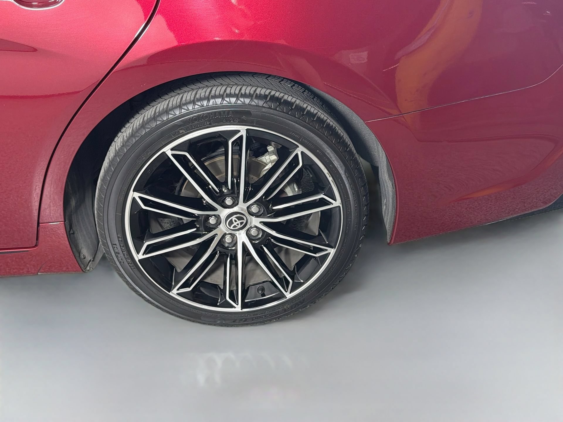 Used 2021 Toyota Avalon Touring FWD image 32