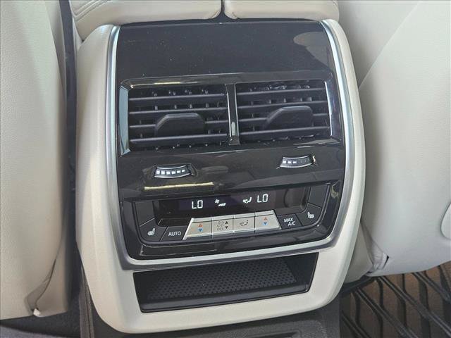 Used 2026 BMW X7 xDrive40i w/ Executive Package AWD/4WD image 19